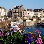 Jolie Petite Maison De Bord De *