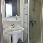 Jolie Petite Maison De Bord De *