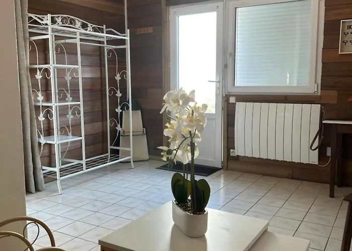 Semesterbostad Jolie Petite Maison De Bord De