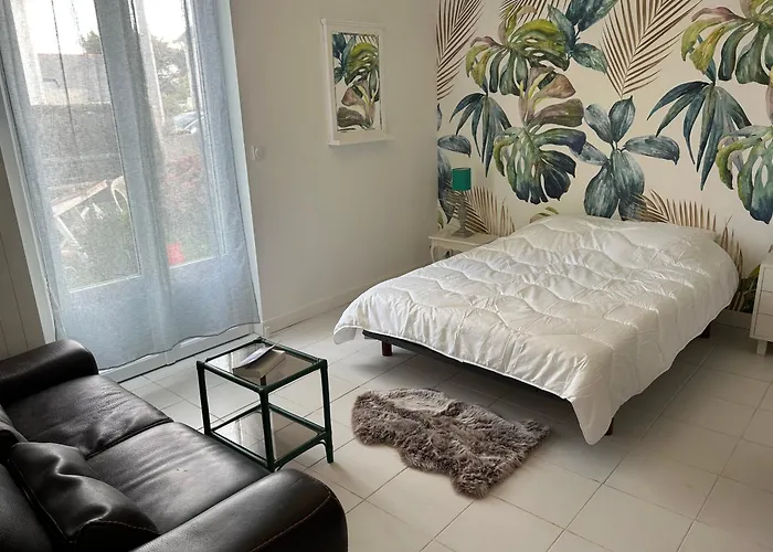 Jolie Petite Maison De Bord De Semesterbostad