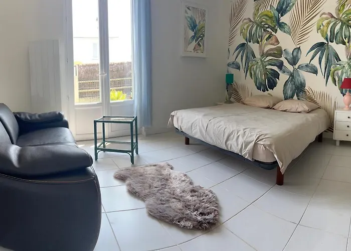 Jolie Petite Maison De Bord De Semesterbostad