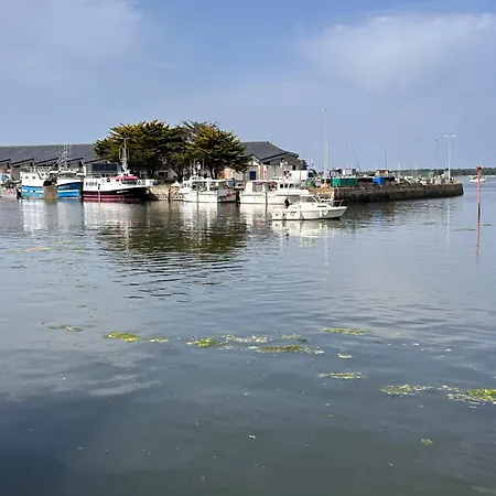 Jolie Petite Maison De Bord De *