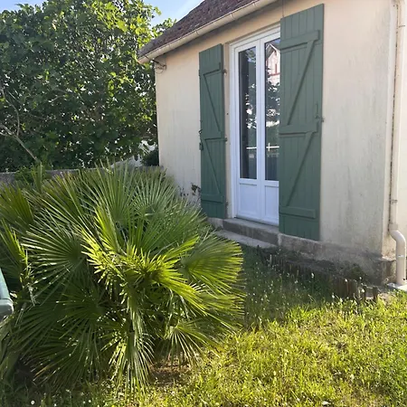 Jolie Petite Maison De Bord De *