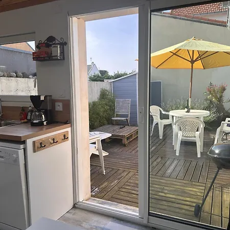 Дом отдыха Jolie Petite Maison De Bord De *