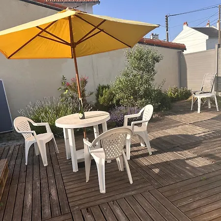 Jolie Petite Maison De Bord De * Ле Круазик