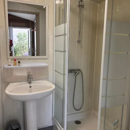 Jolie Petite Maison De Bord De Дом отдыха